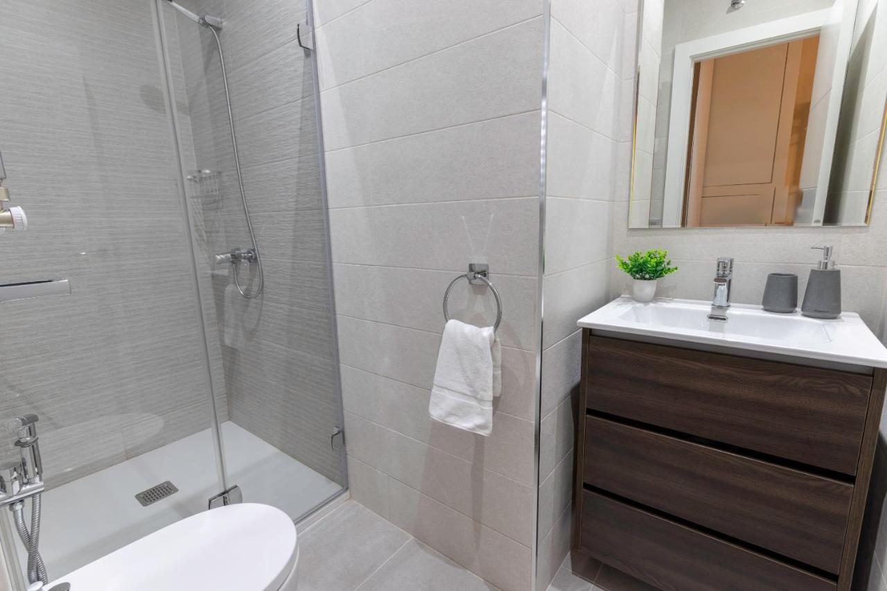 Ferienwohnung Recien Reformado Junto A Metro San Mames Bilbao Exterior foto