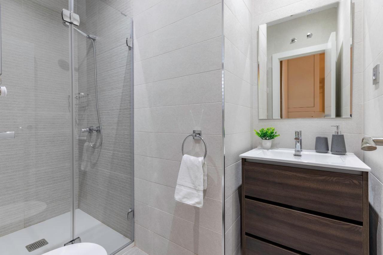 Ferienwohnung Recien Reformado Junto A Metro San Mames Bilbao Exterior foto