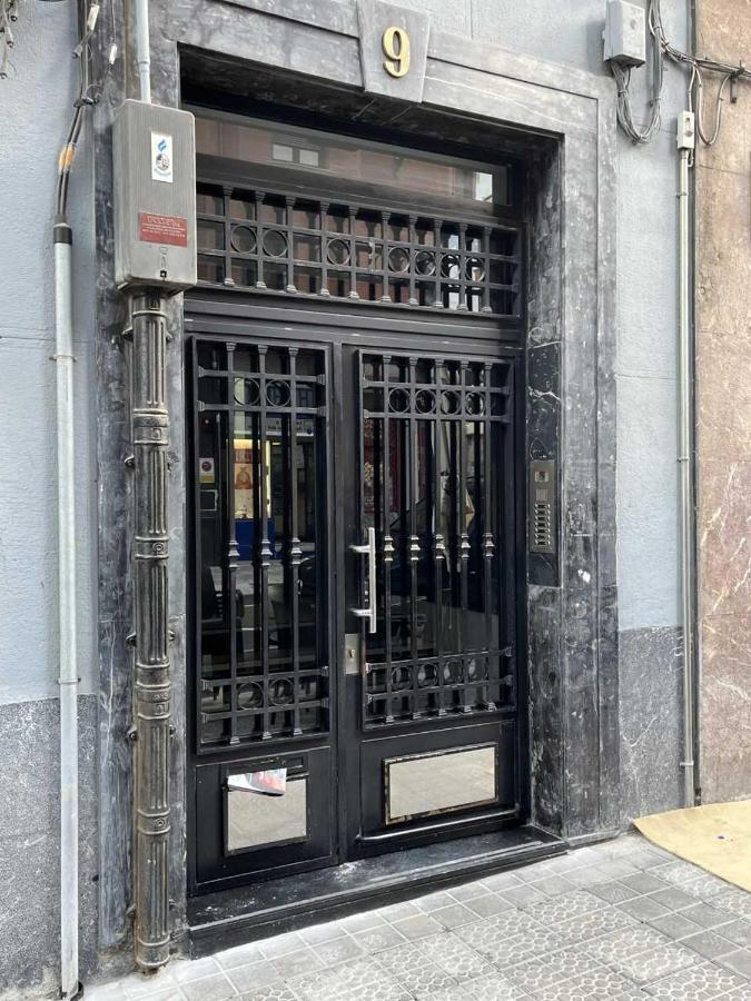 Ferienwohnung Recien Reformado Junto A Metro San Mames Bilbao Exterior foto